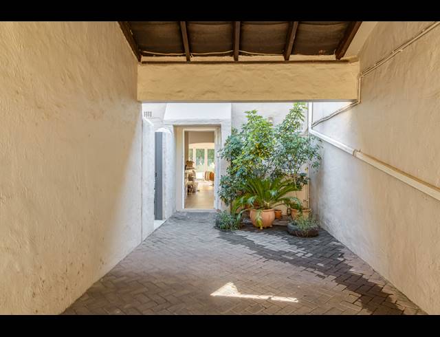 3 BEDROOM DUPLEX TO LET IN BORDEAUX